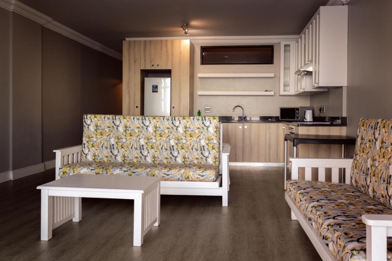 מוסל ביי Beach Club Self Catering Apartments מראה חיצוני תמונה