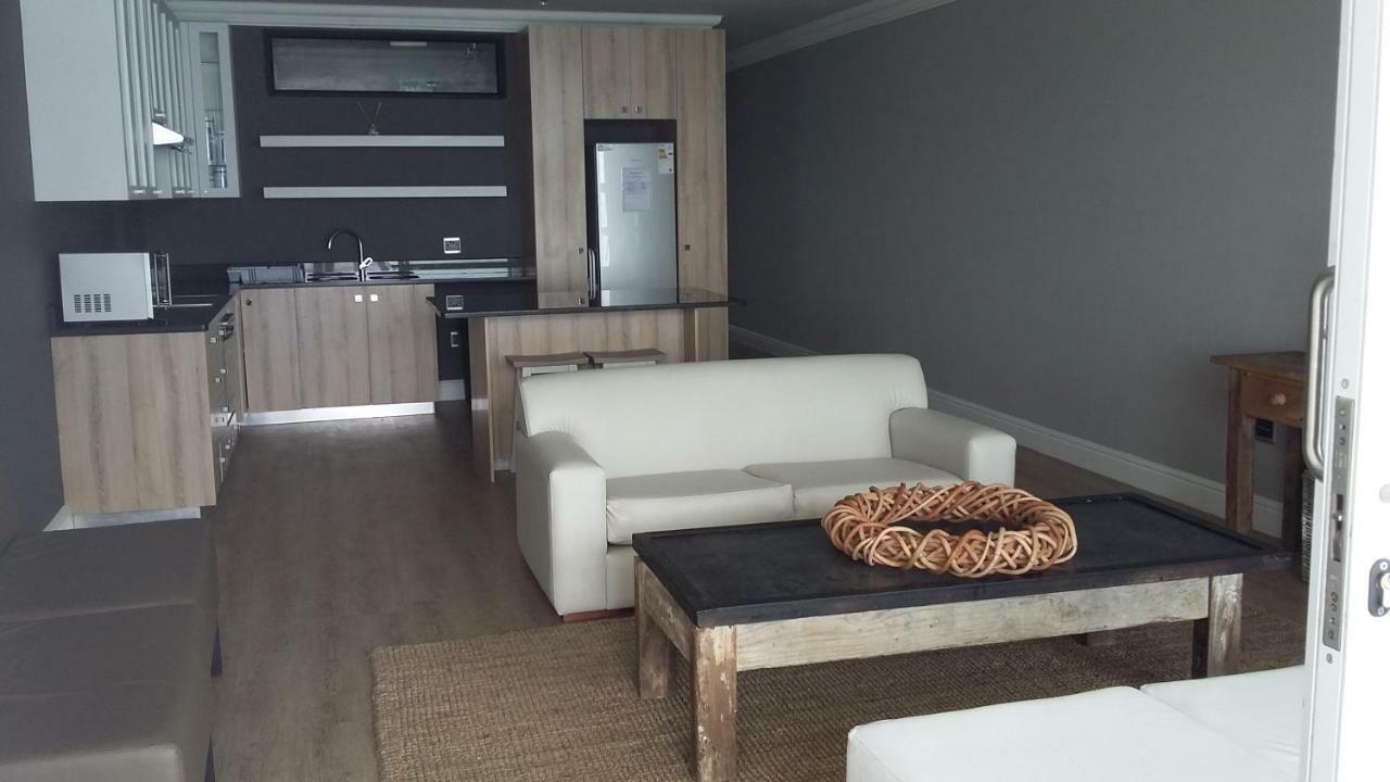 מוסל ביי Beach Club Self Catering Apartments מראה חיצוני תמונה