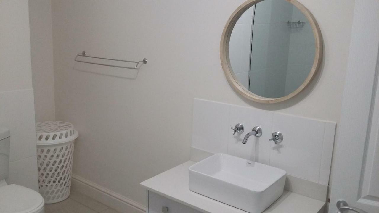 מוסל ביי Beach Club Self Catering Apartments מראה חיצוני תמונה